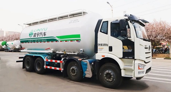 凌宇干混砂漿車的特點(diǎn)都有什么？